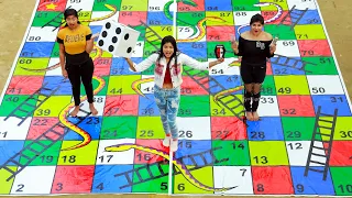Biggest SNAKES AND LADDERS in Real Life - Loser Will Eat JOLOCHIP | World's Largest Saap Sidi Game
