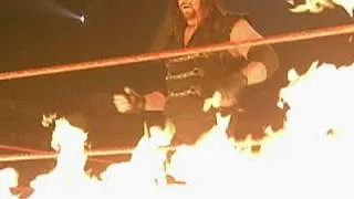The Undertaker and Kane take part in the first ever Inferno