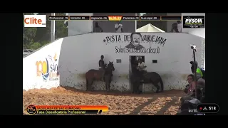 VAQUEJADA SAO ROMÃO MG  GUSTAVO SILVA MONTANDO O ETERNO ETERNALY NA ESTEIRA O GRANDE RODRIGO PAREDÃO