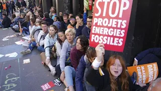 Klimaproteste in Paris: TotalEnergies wird angeprangert