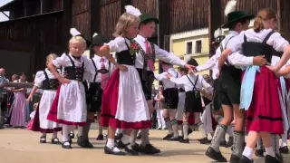 Trachtenjugend Heimat und Trachtenverein s'Alpenröserl mit der Sternpolka