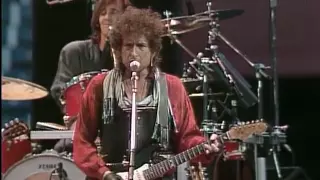 Bob Dylan - Rainy Day Women #12 & 35 (Live at Farm Aid 1986)