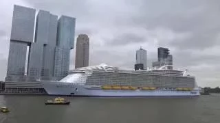 Timelapse: Harmony Of The Seas leaving Rotterdam