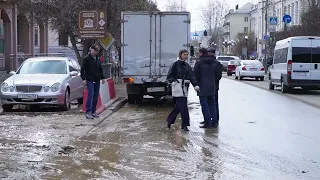 Прорыв канализации в центре Улан-Удэ: сточные воды стекли к Арбату