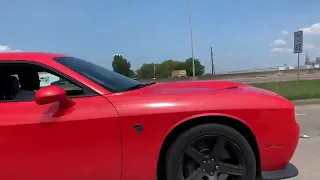 Challenger Hellcat vs. Mustang 5.0 S197