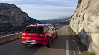 New Clio Estate test drive by Renault TV