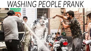 Washing People While Washing Their Cars Pranks - Lahori PrankStar