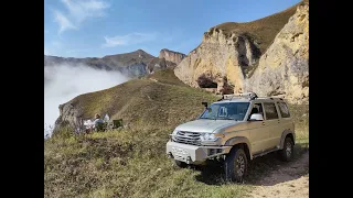 Чегемские водопады сверху, пещера с мумиё