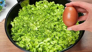 I cook this broccoli with eggs every 3 days! Delicious and very simple breakfast.