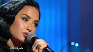 Demi Lovato Sings "You Don't Know Me"