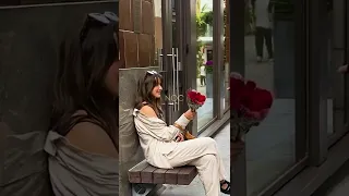 Giving flowers to strangers 🌹     #viral #trending #entertainment