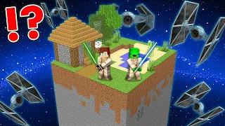 MIKEY And JJ Surviving On ONE CHUNK In The SPACE ! - Maizen