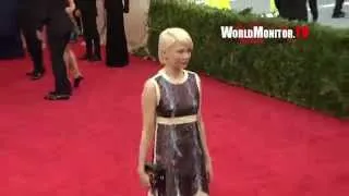 Michelle Williams arrives at 2014 Met Gala Redcarpet