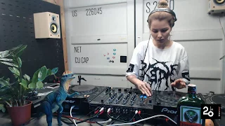 20ft Electronics w/ Daria Kolosova: Techno