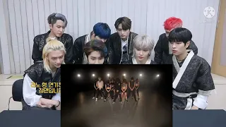 STRAY KIDS REACTION NOW UNITED SUMMER IN THE CITY DANCE PRATIQUE