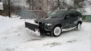 BMW X5  E53 Winter with  snow shovel.