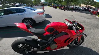 Brand new Ducati Panigale V4 Fail