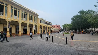 ESTO ES LO QUE PASA EN LA PLAZA LIBERTAD SAN SALVADOR EN EL LUNES