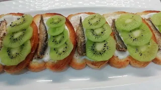 Простой рецепт самых вкусных закусочных бутербродов со шпротами и киви!