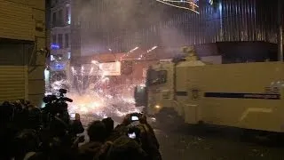 La police disperse des manifestants anti-Erdogan à Istanbul
