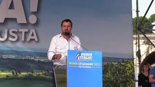 Lega in piazza a Roma, Salvini: "Basta gelosie, egoismi e divisioni: il centrodestra si unisca"