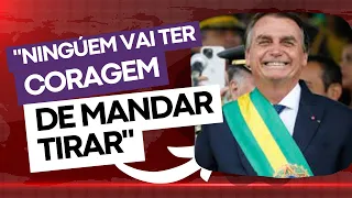 Bolsonaro manda colocar BANDEIRA gigante do BRASIL no Palácio do Planalto!