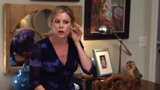 Modern Family 1x11 - Claire dresses up for the fireman