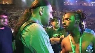 Random sneaks on stage, wants to play the EVO champion (EVO 2016)