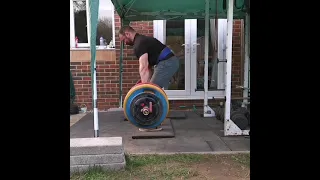 270kg deadlift