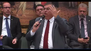 Ministro Flávio Dino EXPLICA visita no Complexo da Maré e cala oposição: “criminalizam os pobres”