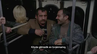 Bahoz Filmi Kürtçe Konuşan İşçiler Otobüsten Atılıyor