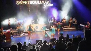"Land Of 1000 Dances"- Tess D. Smith (Tina Turner) Sweet Soul Music Revue - Deutsches Theater