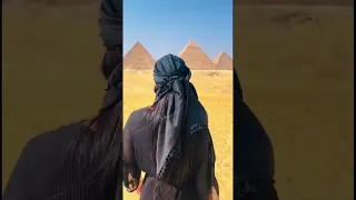 Spend a day with me at the pyramids