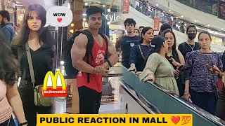 Bodybuilder Goes shirtless in Delhi Mall 🇮🇳 (public reactions🔥) || DEEPANSHU MANNI ||