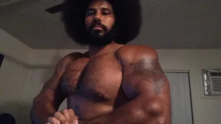 Muscle Flexing Today - July 14 2021- 40 Year Old Bodybuilder - Samson Biggz