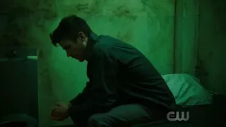 The Flash in Jail.The Flash S04E11 .