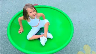 Playground song for children by Max and Katy | Have some fun