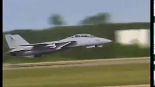 Spectacular F 14 Low Pass Take off