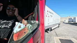 Life OTR Female Trucker: Vlogging with Lee | Vlog 01
