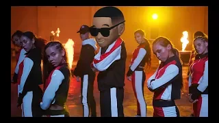 Daddy Yankee & Snow - Con Calma (Video Parodia-No Hay Plata-El Mani)