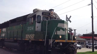 W 19th Street railroad crossing, BNSF 3134 and 2048, Sioux City, IA