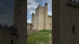 Un passage chez Godefroy de Montmirail et les Visiteurs 2 au Château de Beynac en Dordogne