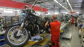 Visite de l'usine Moto Guzzi à Mandello del Lario