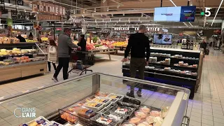 Prix de l'alimentation : vous n'avez encore rien vu... - Reportage #cdanslair 19.04.2023