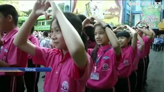 Школярі Таїланду влаштували масштабний флешмоб до Дня святого Валентина