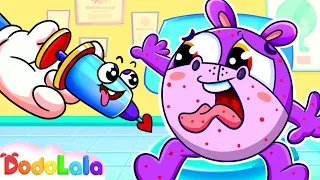 Baby Don't Be Scared Of The Doctor 🚑 Time for a Shot 👨‍🔬 Nursery Rhymes & Kids Songs | DodoLala