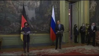 Top Channel/ Lavrov: Rusia nuk pranon kërkesa për operacione ushtarake në territorin e saj