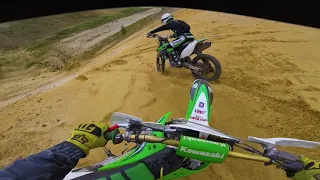 ENDURO Kawasaki kx450f.Кроссач в эндуро.Не открываем газ на 450ке.покатушки в карьере