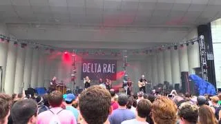Delta Rae- Dance in the Graveyards (clip)- Lollapalooza 2014