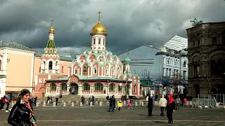 Колокольный звон. Казанский собор на Красной площади в Москве.